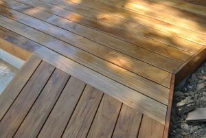 Deszkapadló-Decking fa-wpc-Teraszburkolat
