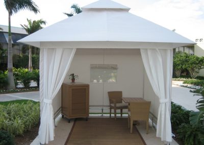 gh-tuuc31-parasols